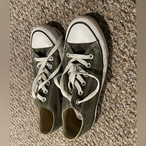 Women’s chuck taylor all stars size 8 army green